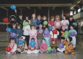 Buntes aus aller Welt beim Kinderturnen