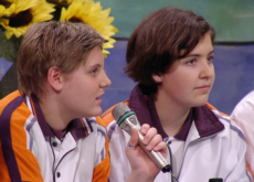 Tina beim Erklrungsversuch der Badmintonregeln